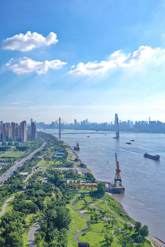 青山江滩风貌（青山区融媒体中心供图）