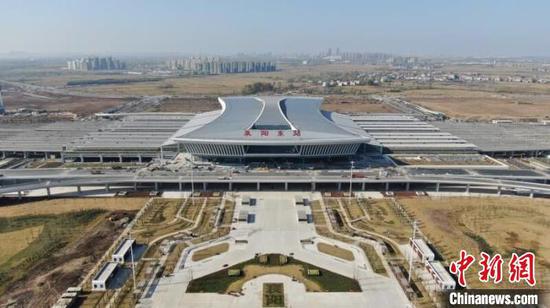航拍汉十高铁襄阳东站(资料图) 杨东 摄