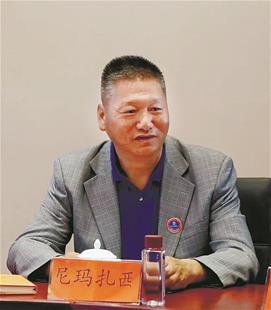 图为尼玛扎西西藏宏绩集团有限公司董事长、西藏湖北商会终身荣誉会长