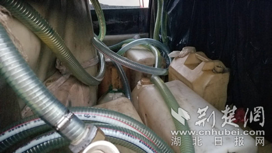 大功率油泵一分钟可吸光300公升柴油