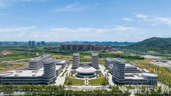 武汉理工大学军山校区