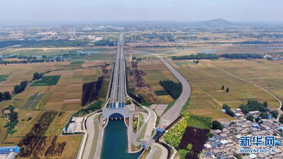 这是南水北调中线关键性工程——沙河渡槽（5月22日摄，无人机照片）。新华社记者 刘诗平 摄