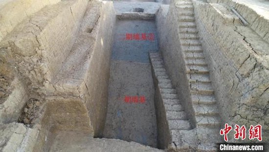 湖北楚纪南故城发现战国早期城墙