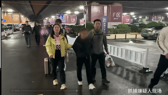 92人落網(wǎng)！武漢警方端掉“抽獎中平板”詐騙團伙