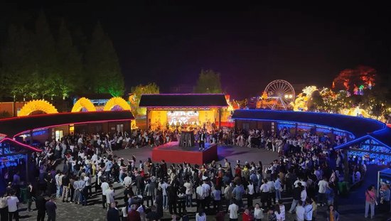 ⊙宜昌清江天龙湾风景区国庆期间夜场持续火爆