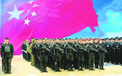 3月12日,武汉市公安局举行“忠诚保大庆 强警护军运”大练兵警训活动。