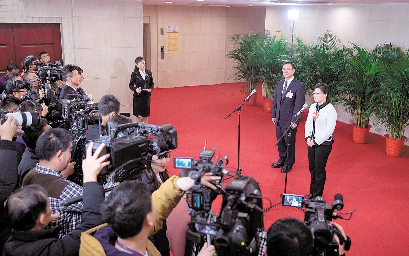 代表通道现场。
