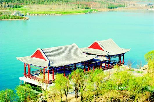 圖為:南水北調(diào)終點(diǎn)站:北京團(tuán)城湖 楚天都市報(bào)記者李輝攝