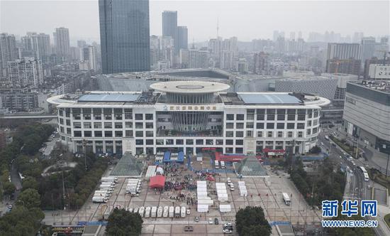 这是3月9日拍摄的江汉方舱医院（无人机照片）。  新华社记者 王斯班 摄