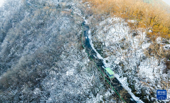 12月12日拍摄的湖北省随州市大洪山风景名胜区（无人机照片）。新华社记者 肖艺九 摄