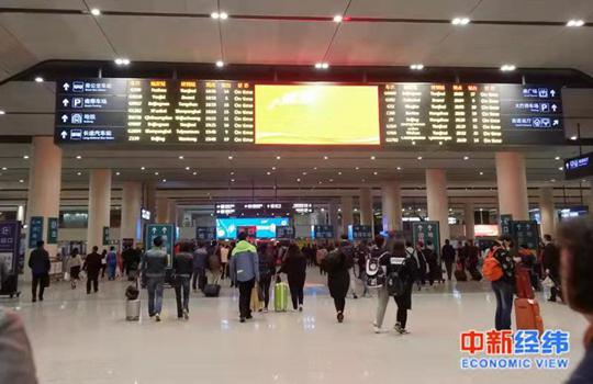 资料图:出行的旅客。中新经纬 熊家丽摄