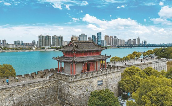 襄阳古城。 全媒体首席记者 杨东 摄