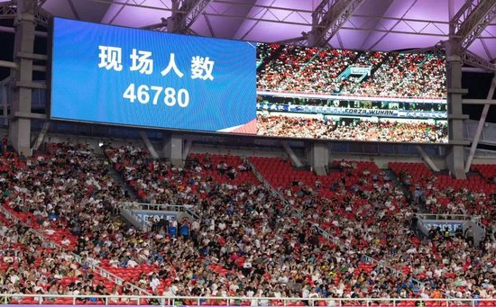 “汉超”揭幕战现场。组委会供图