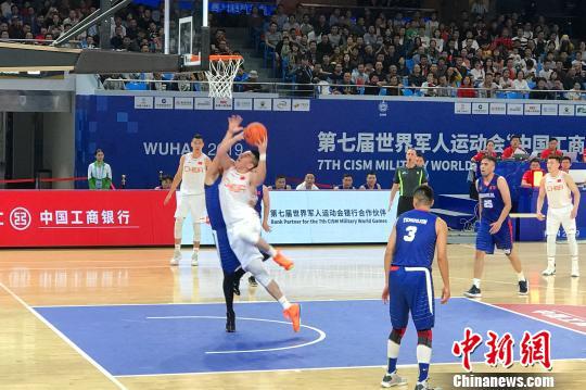 中国八一男篮以104：71的比分取得开门红 董晓斌 摄