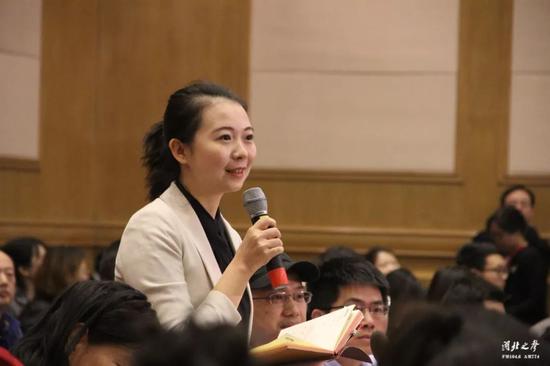 央视记者提问