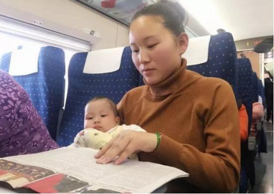 她建议在孝感应城市设立高铁站,同时希望国家加大对大学生创业的扶持力度。