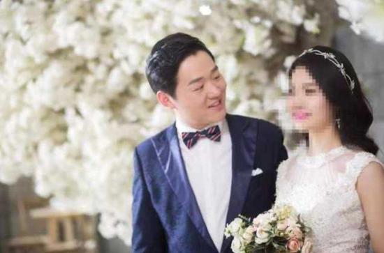 彭銀華和妻子結(jié)婚照