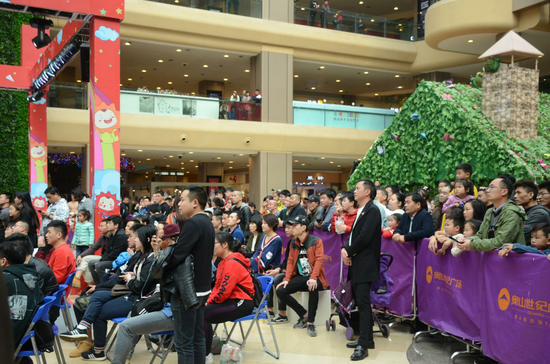 精彩搏击吸引众人眼球 昆仑决城市英雄奥山联