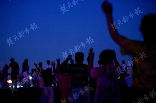 武昌南湖邊荒地變身公園 成為夏夜納涼好去處(圖3)