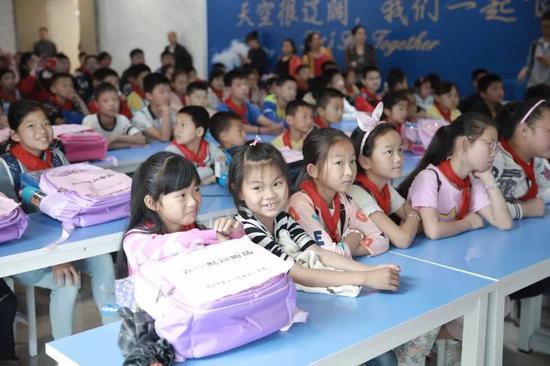 武汉开发区首个青少年航空科普教育基地授挂牌成立