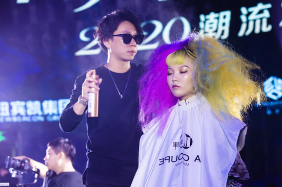 “引力”