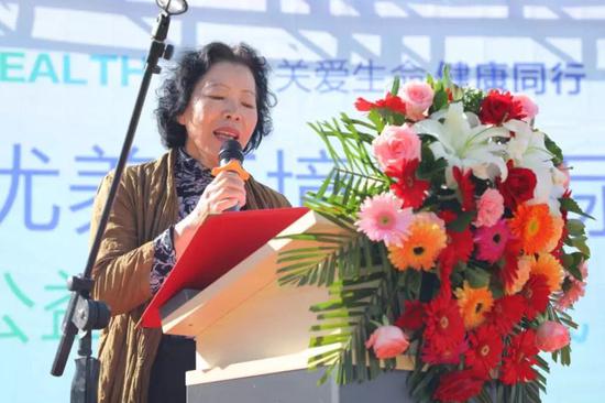 大汉隆城集团副总裁牛风梅女士致辞