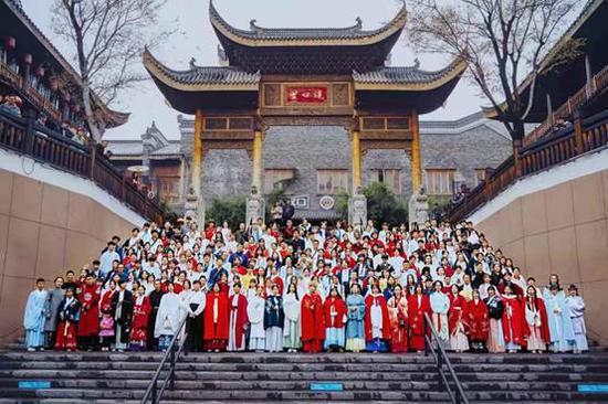 武汉园博园举办的汉服活动(历史图片)