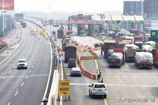 货车15秒过站!湖北荆岳大桥省界站开启前置缴费