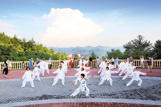 避暑|20万避暑客涌进苏马荡 人数恢复至去年同期八成