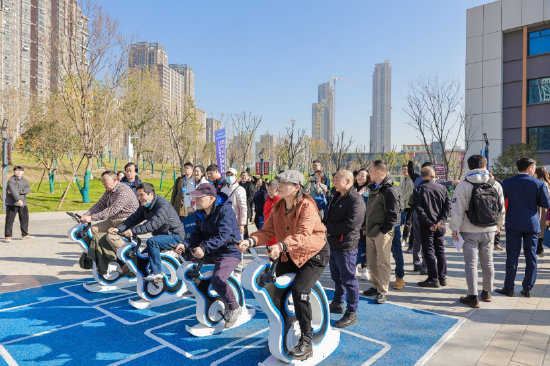 △市民朋友们现场体验