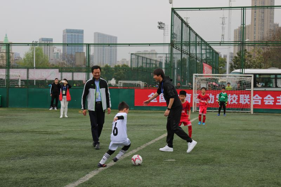 2018首届中国城市少儿足球联赛武汉赛区开赛
