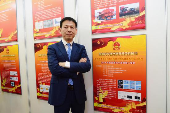 武汉大学中南医院王行环教授在京参加国家科学进步奖励大会