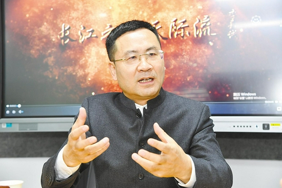 谷饶四海集团董事长_鸿星尔克董事长
