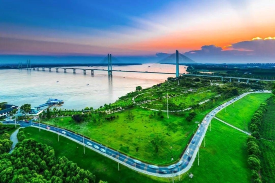 临江仙公园 (摄影者 熊忠国)