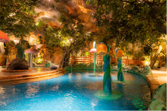 云海汤泉内的“森林奇境”主题汤泉（通讯员供图）