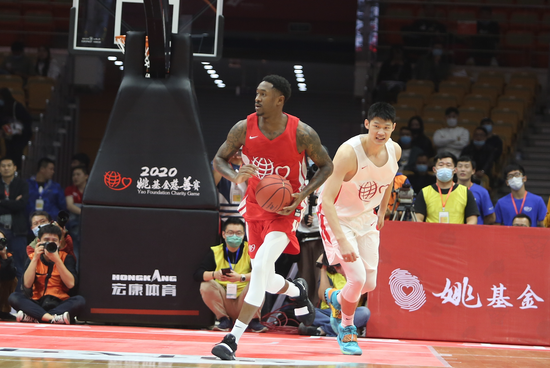 姚基金|姚基金慈善赛:中国篮球明星队122-107战胜男丁格尔队