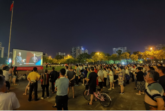团风县政府广场放映点