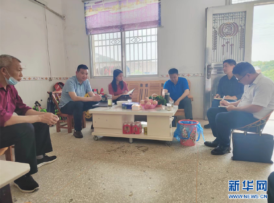 湖北京山三阳镇开展“三访基层”群众座谈会。新华网发