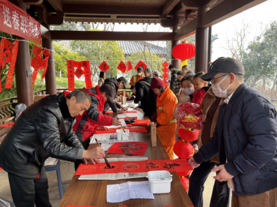 春节期间武汉100余场公园文化活动为市民送福