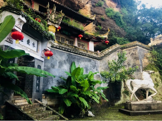 襄阳水镜庄