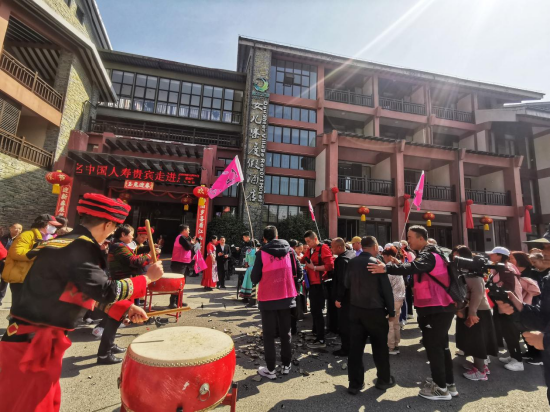 春游大团走进景区