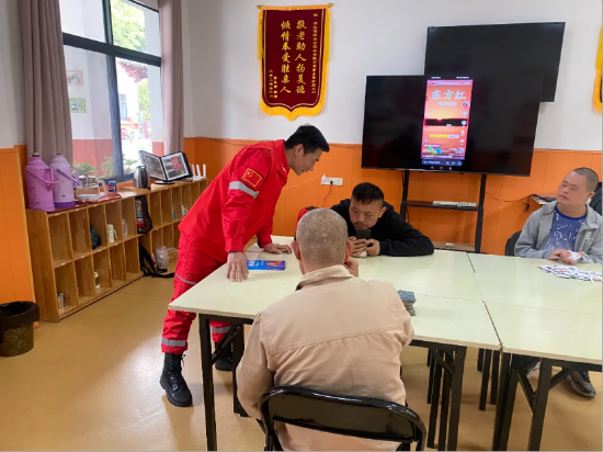 王勇深入残疾人之家开展消防知识宣讲