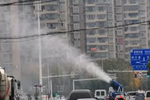 長(zhǎng)沙“霧炮車(chē)”上路抗霾 1.5小時(shí)可噴灑9噸水