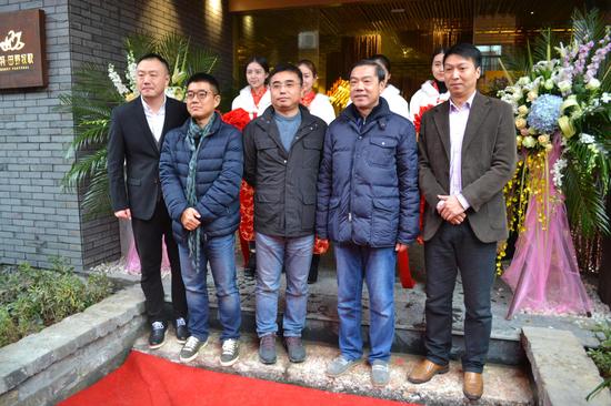 唐晓丹董事长_董事长办公室图片(2)