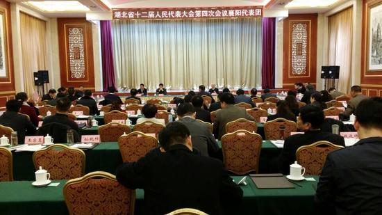 襄阳代表团代表们热议推进长江经济带与汉江生态经济带协同发展