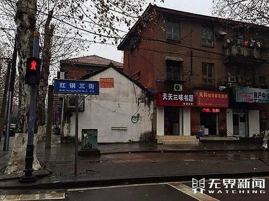 寒冬，武鋼生活區(qū)紅鋼城。無界新聞記者劉海川攝