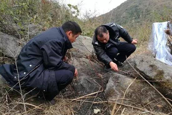 村民发现烧焦尸骨的地方