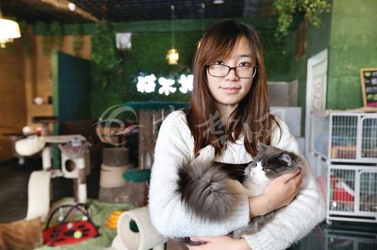 “猫不语”的老板是位十分爱猫的90后美女