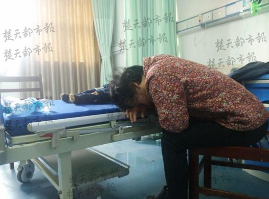 家属都沉浸在悲痛中