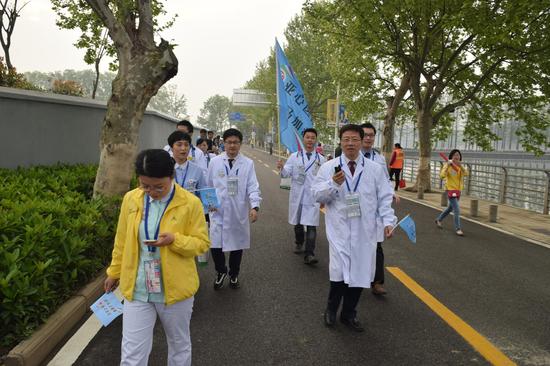 武漢亞心醫(yī)院為漢馬保駕護(hù)航